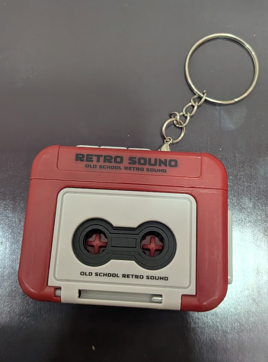 Tape recorder keychain(RED) - Image 3